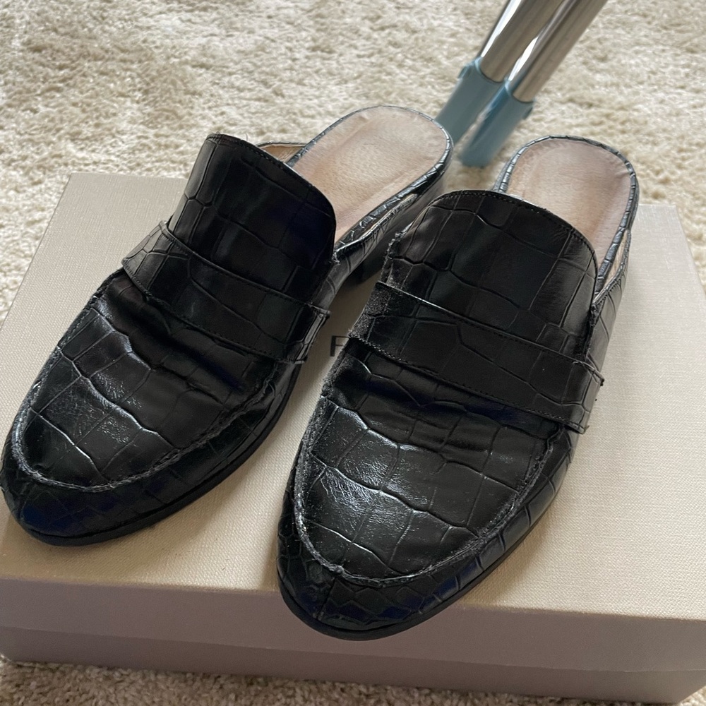 Raye leather embossed mules